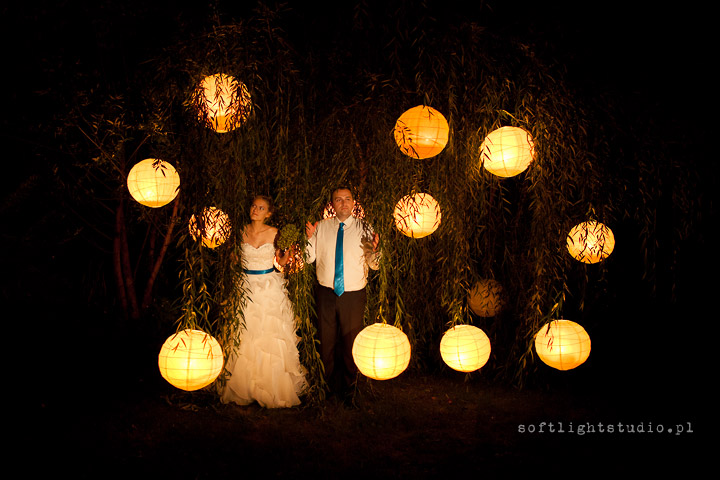 zdjęcie ślubne z lampionami